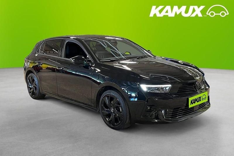 Svart Begagnad 2023 Opel Astra Halvkombi | 219 700 kr (Bra pris) - Bild 1/3