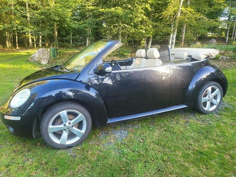 Svart Begagnad 2007 VW Beetle Cab | 49 000 kr - Bild 1/4