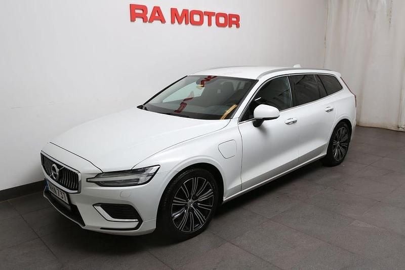 Ice vit Begagnad 2022 Volvo V60 Inscription Kombi | 229 800 kr (Superpris) - Bild 1/3