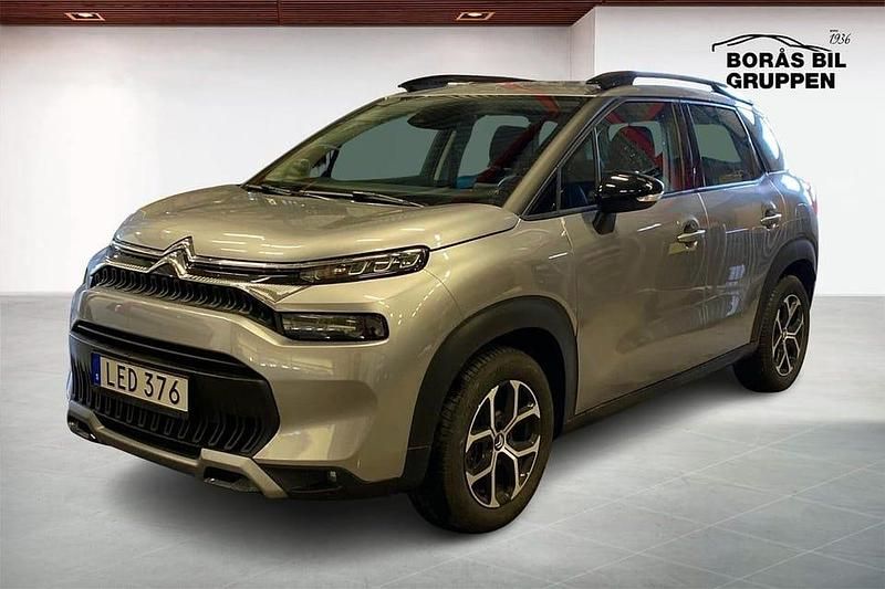 Grå Begagnad 2024 Citroën C3 Aircross PureTech SUV | 189 000 kr (Marknadspris) - Bild 1/3