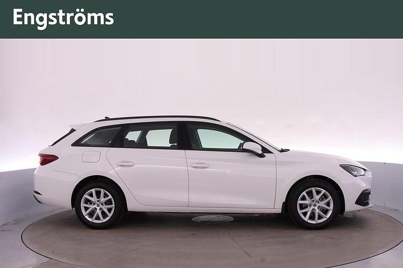 Begagnad Seat Leon 110 HK (80 kW) 2024 Candy white Kombi