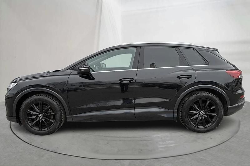 Begagnad Audi Q4 e-tron Advanced 210 kW (286 HK) 2022 Svart SUV