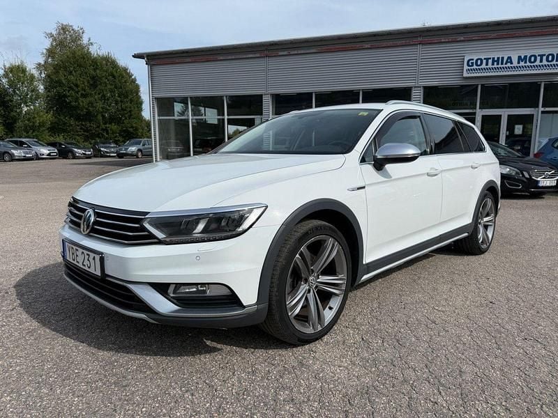 Vit Begagnad 2016 VW Passat Alltrack Kombi | 149 900 kr (Lite dyr) - Bild 1/4