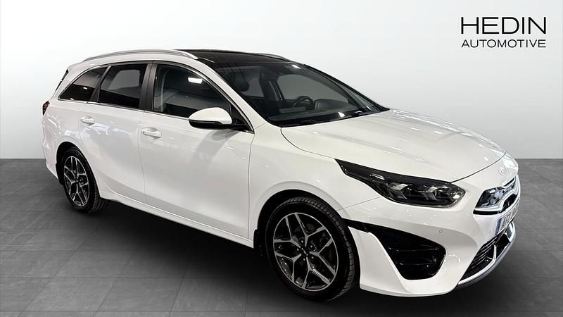 Begagnad Kia Ceed Sportswagon Advance 141 HK (103 kW) 2022 Vit Kombi