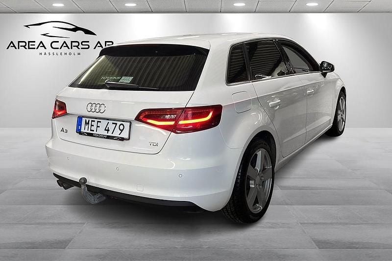 Begagnad Audi A3 Sportback Attraction 150 HK (110 kW) 2015 Vit Halvkombi