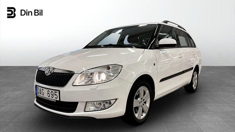 Vit Begagnad 2012 Skoda Fabia Elegance Kombi | 74 900 kr (Dyr) - Bild 1/4