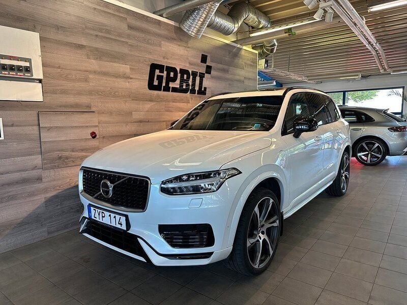 Vit Begagnad 2019 Volvo XC90 R-Design SUV | 439 000 kr (Marknadspris) - Bild 1/4