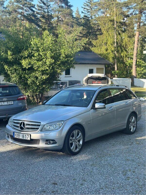 Silver Begagnad 2009 Mercedes C180 Avantgarde Kombi | 49 000 kr (Marknadspris) - Bild 1/4