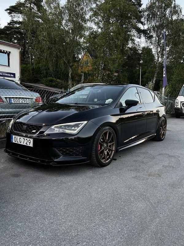 Svart Begagnad 2014 Cupra Leon Halvkombi | 195 000 kr (Dyr) - Bild 1/4