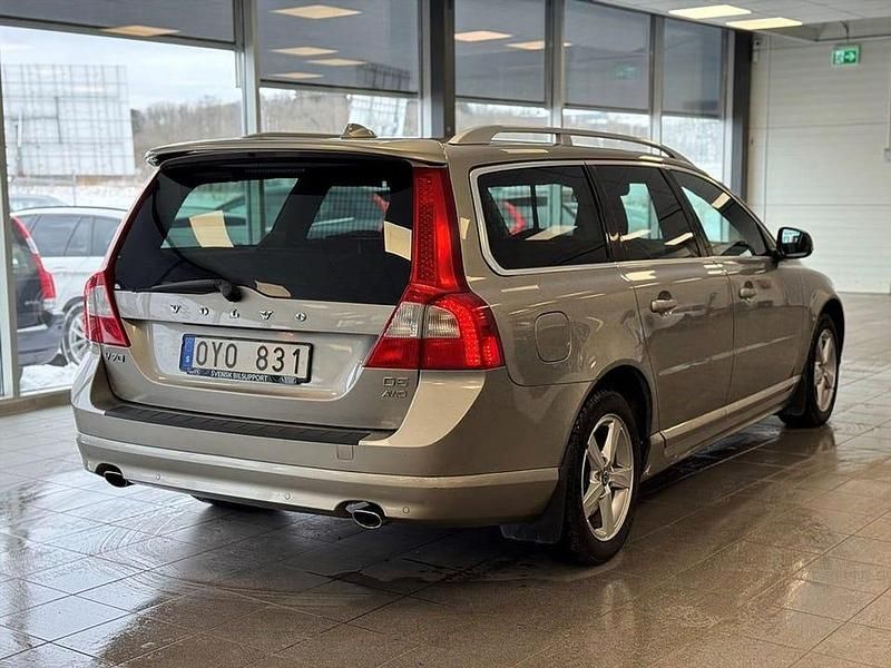 Begagnad Volvo V70 Summum 218 HK (160 kW) 2012 Brun Kombi
