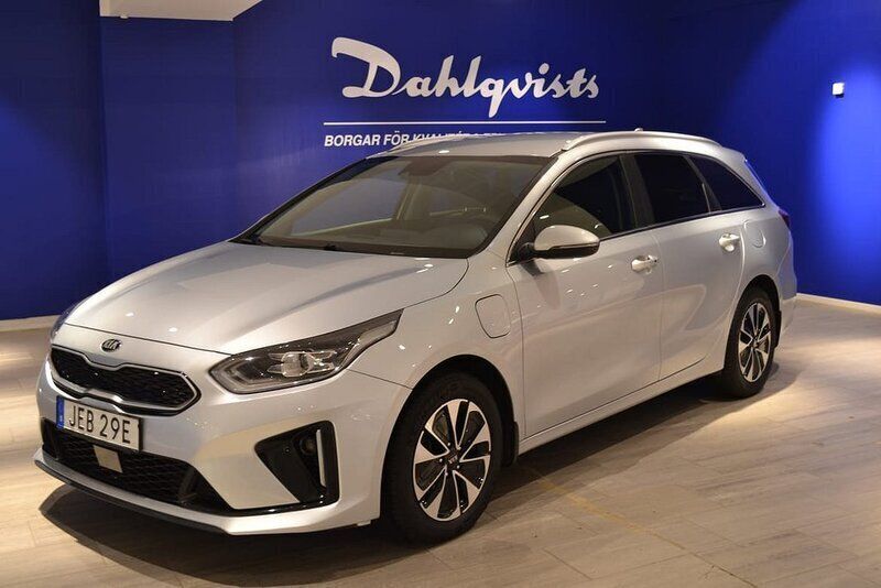 Grå Begagnad 2020 Kia Ceed Sportswagon Advance Kombi | 214 000 kr (Marknadspris) - Bild 1/3