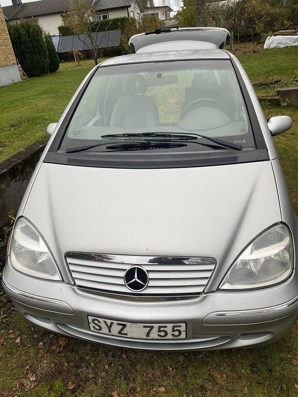 Silver Begagnad 2002 Mercedes A160 Elegance Halvkombi | 14 000 kr (Marknadspris) - Bild 1/3