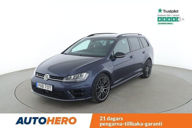 Mörkblå Begagnad 2016 VW Golf VII R Kombi | 226 000 kr (Marknadspris) - Bild 1/4