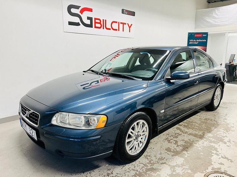 Blå Begagnad 2005 Volvo S60 Business Edition Sedan | 39 900 kr (Lite dyr) - Bild 1/4
