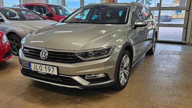 Silver Begagnad 2015 VW Passat Alltrack Kombi | 174 900 kr - Bild 1/4