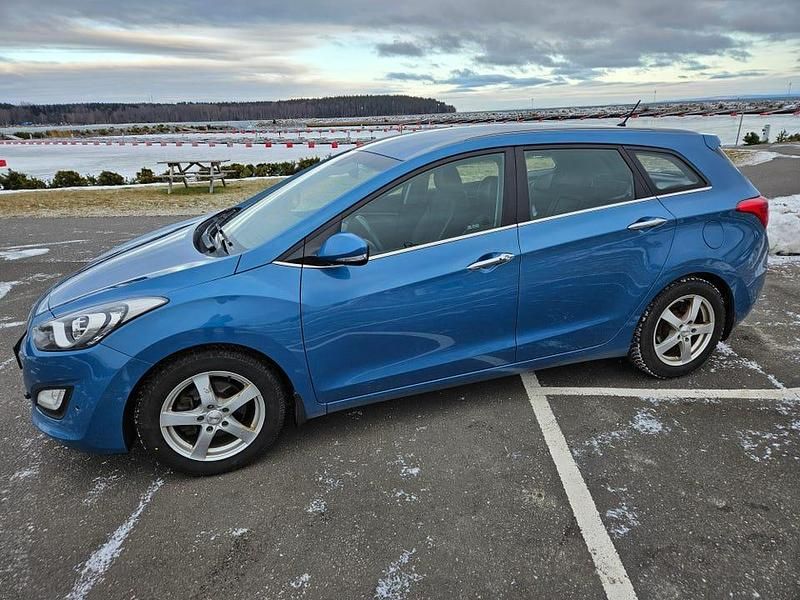 Begagnad 2013 Hyundai i30 Kombi | 69 900 kr (Marknadspris) - Bild 1/4