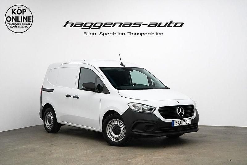 Vit Begagnad 2023 Mercedes Citan 112 Pickup | 229 000 kr (Marknadspris) - Bild 1/4