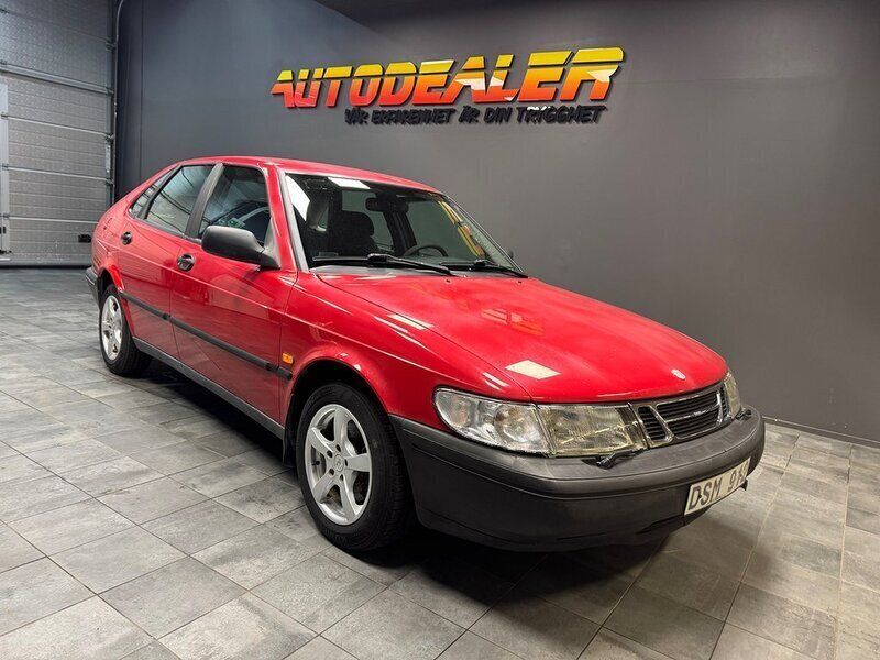 Röd Begagnad 1997 Saab 900 Halvkombi | 34 900 kr - Bild 1/4
