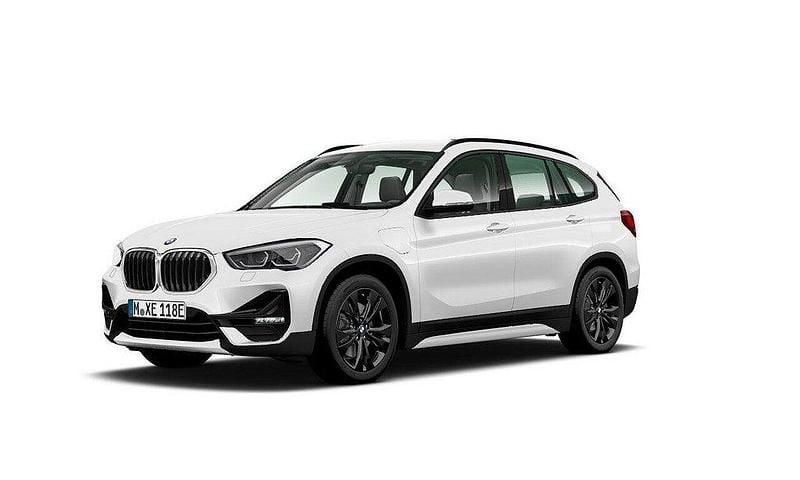 Vit (alpinvit) Begagnad 2021 BMW X1 Sport Line SUV | 279 500 kr (Bra pris) - Bild 1/4