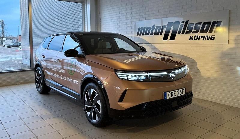 Brun (koppar metallic) Begagnad 2025 Opel Grandland Electric Ultimate SUV | 529 500 kr - Bild 1/4