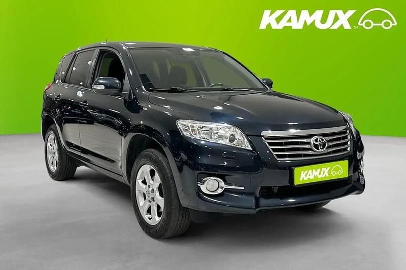 Blå Begagnad 2011 Toyota RAV4 Multidrive S SUV | 129 800 kr (Marknadspris) - Bild 1/4
