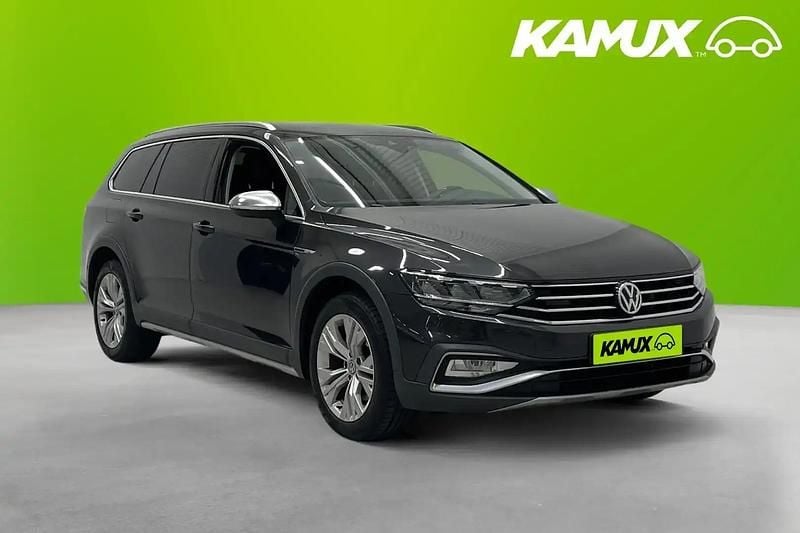 Silver/grå Begagnad 2020 VW Passat Kombi | 309 700 kr - Bild 1/4