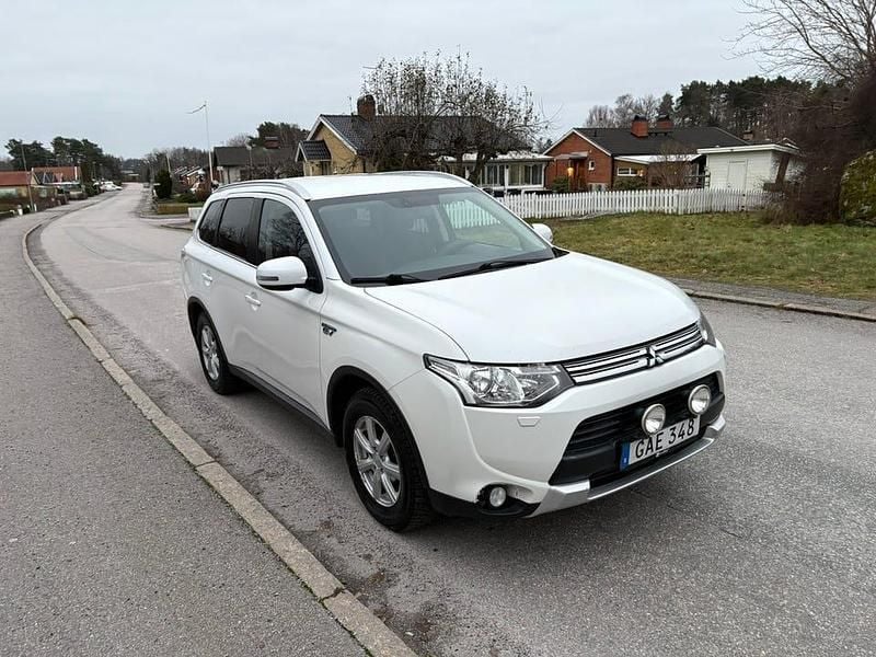 Begagnad 2015 Mitsubishi Outlander SUV | 95 000 kr (Superpris) - Bild 1/4