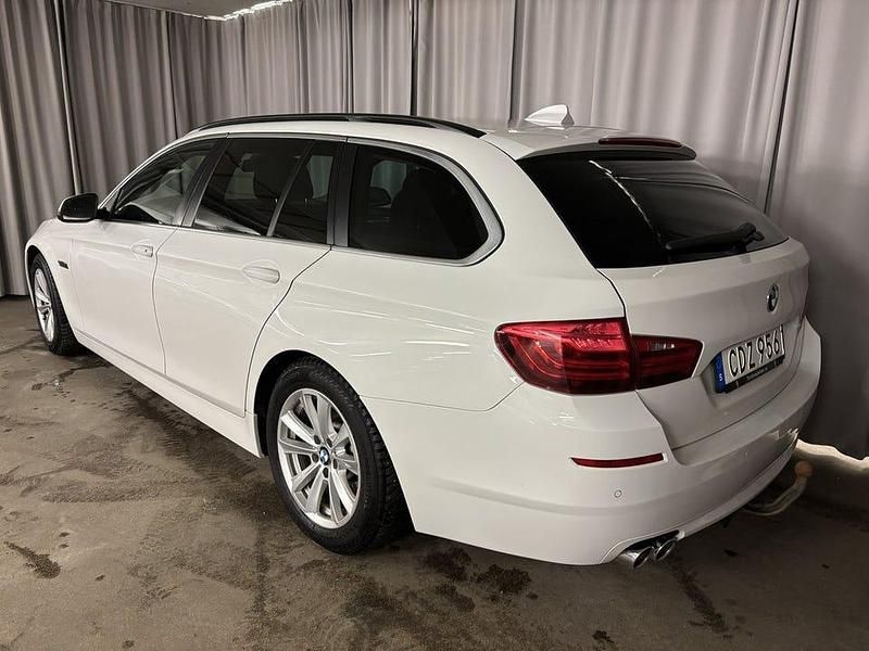 Begagnad BMW 520 184 HK (135 kW) 2014 Vit Kombi
