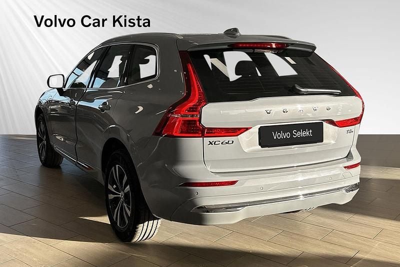 Begagnad Volvo XC60 Core 355 HK (261 kW) 2024 Grå SUV