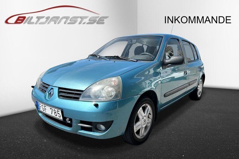 Ljusblå (blåmetallic) Begagnad 2008 Renault Clio II Halvkombi | 39 900 kr (Marknadspris) - Bild 1/4