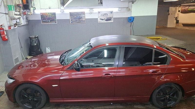 Röd Begagnad 2010 BMW 320 Comfort Edition Sedan | 60 000 kr (Bra pris) - Bild 1/4