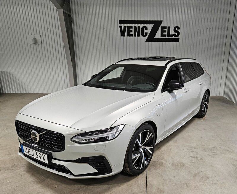 Vit (birch light pearl) Begagnad 2021 Volvo V90 R-Design Kombi | 409 000 kr (Marknadspris) - Bild 1/4