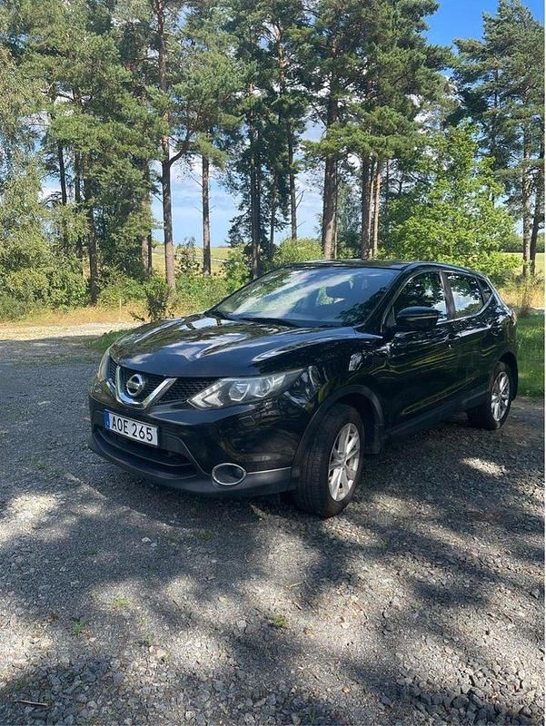 Svart Begagnad 2014 Nissan Qashqai SUV | 69 000 kr (Marknadspris) - Bild 1/4