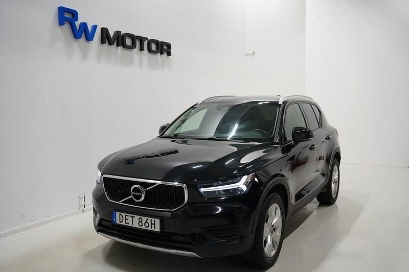 Begagnad Volvo XC40 Momentum 129 HK (94 kW) 2020 Svart SUV