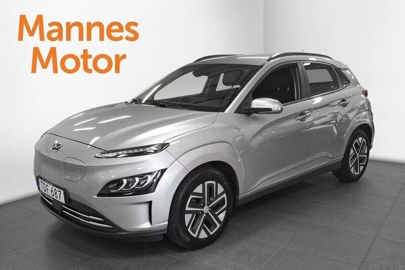 Grå Begagnad 2021 Hyundai Kona Essential SUV | 214 900 kr (Marknadspris) - Bild 1/4