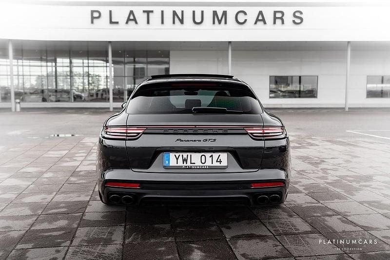 Begagnad Porsche Panamera Sport Turismo 460 HK (338 kW) 2018 Grå Kombi