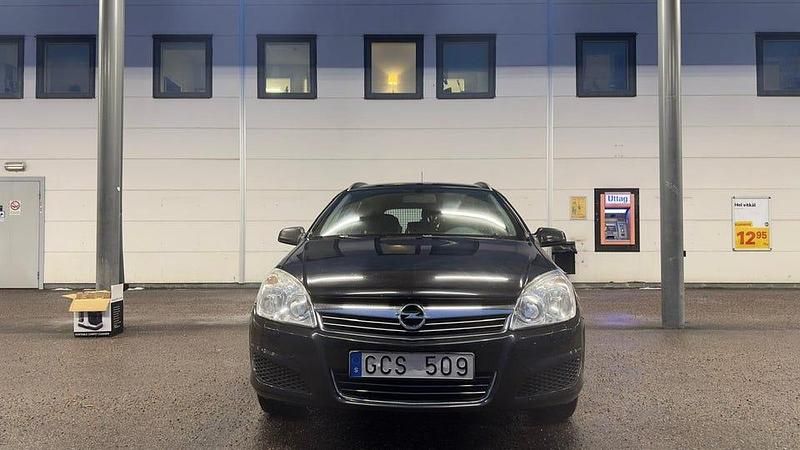 Svart Begagnad 2008 Opel Astra Kombi | 26 900 kr (Marknadspris) - Bild 1/4