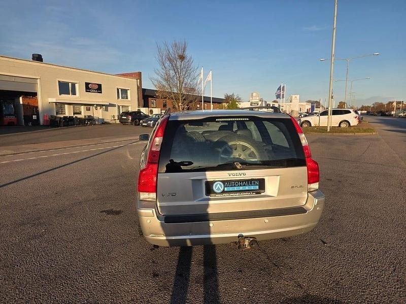 Begagnad Volvo V70 Dynamic 140 HK (102 kW) 2006 Ljusgrå Kombi