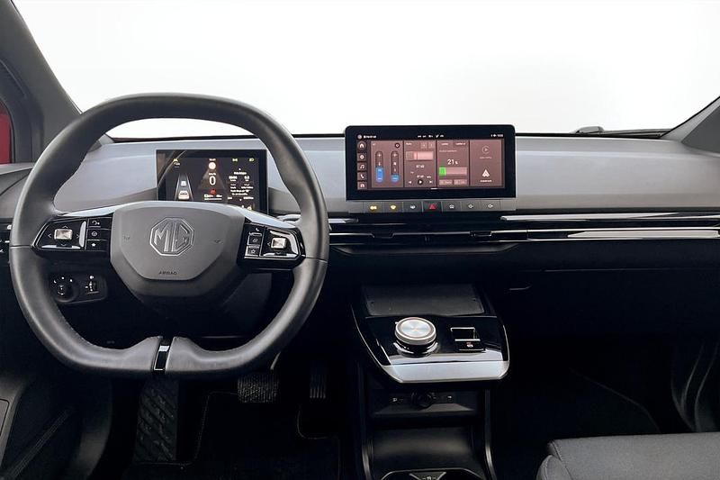 Begagnad MG MG4 EV 2023 Röd Halvkombi