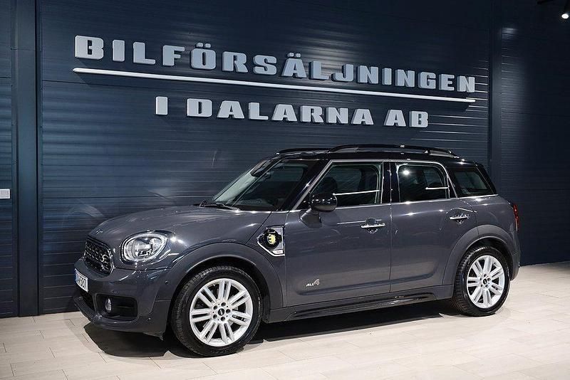 Grå Begagnad 2017 Mini Cooper Countryman Salt SUV | 219 000 kr (Dyr) - Bild 1/4