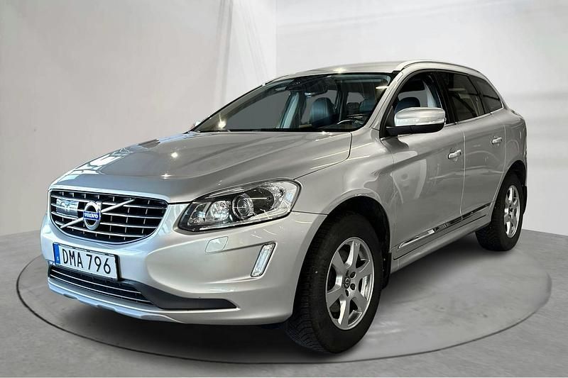Ljusbrun Begagnad 2017 Volvo XC60 Standard SUV | 194 800 kr (Superpris) - Bild 1/4