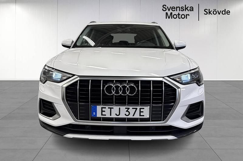 Begagnad Audi Q3 Advanced 151 HK (111 kW) 2022 Vit SUV