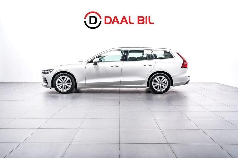 Vit Begagnad 2019 Volvo V60 Momentum Kombi | 234 700 kr (Bra pris) - Bild 1/4