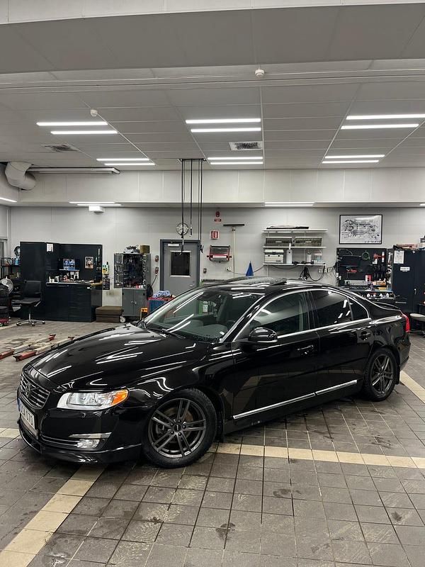 Begagnad Volvo S80 163 HK (119 kW) 2014 Kopparmetallic/brun Sedan