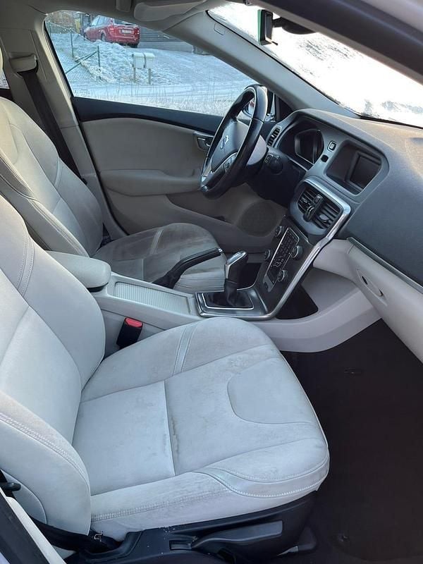 Begagnad Volvo V40 115 HK (84 kW) 2013 Halvkombi
