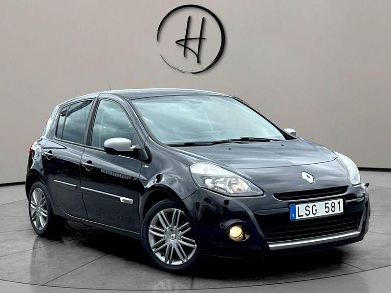 Svart Begagnad 2011 Renault Clio II Night&Day Halvkombi | 49 900 kr - Bild 1/4