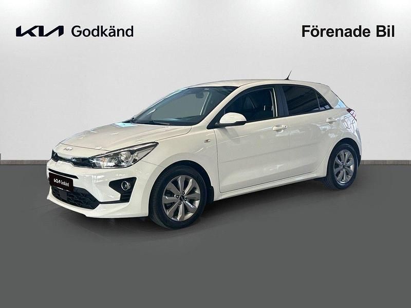 Vit Begagnad 2021 Kia Rio Advance Halvkombi | 169 000 kr (Lite dyr) - Bild 1/4