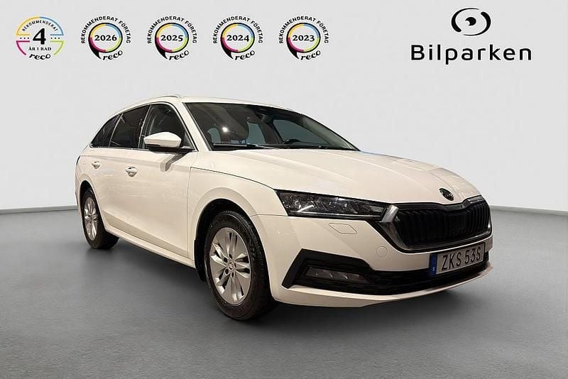 Vit Begagnad 2022 Skoda Octavia Ambition Kombi | 229 990 kr (Bra pris) - Bild 1/4