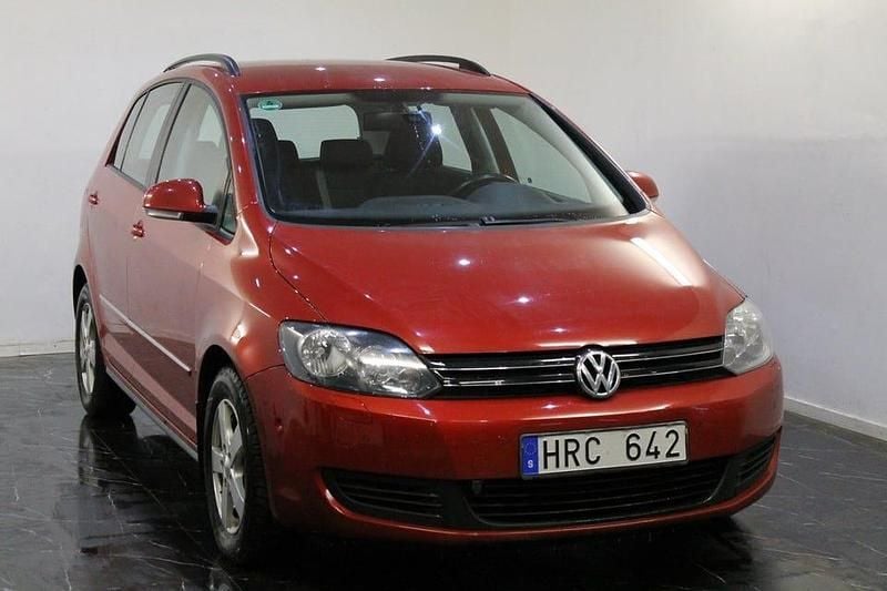 Begagnad VW Golf Plus Cross 105 HK (77 kW) 2010 Röd Minibuss