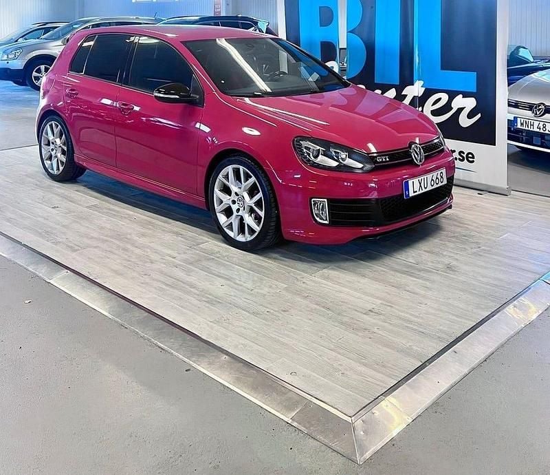 Röd Begagnad 2011 VW Golf VII GTI Halvkombi | 148 000 kr (Marknadspris) - Bild 1/3